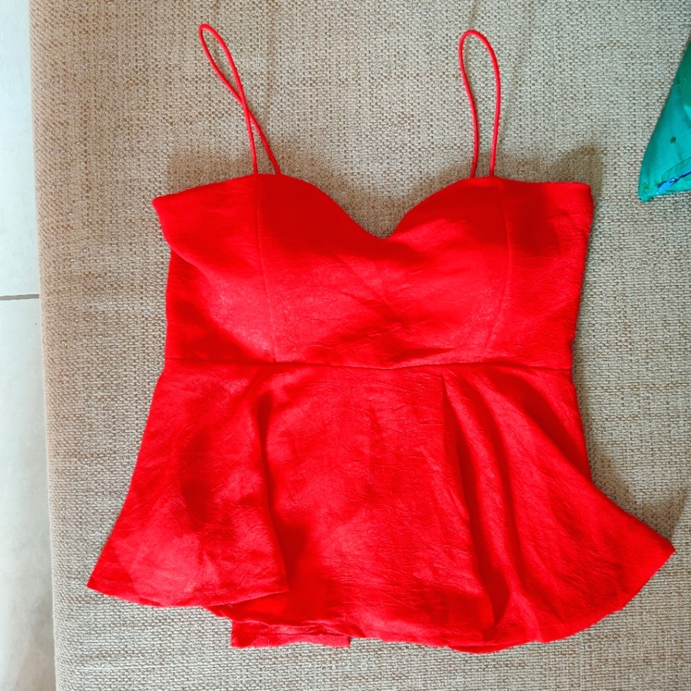 Red padded backless top - Picture 2 of 5